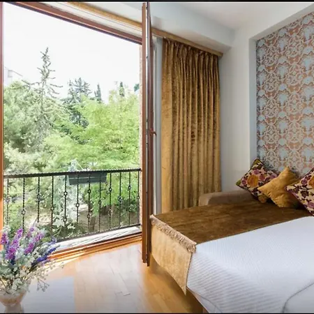 Nisa Sultan Taksim Aparthotel 3*