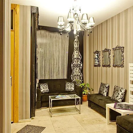 Nisa Sultan Taksim
